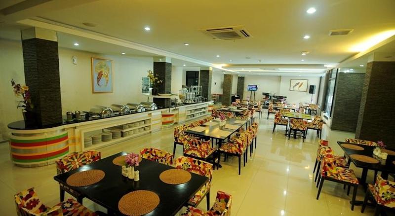 Hotel Swarna Dwipa Palembang Exterior foto