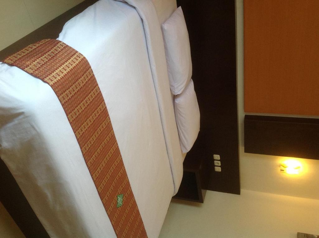 Hotel Swarna Dwipa Palembang Exterior foto